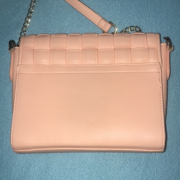 A NEW DAY quilted flap, magnetic closure gold chain and leather crossbody strap - Picture 3 of 8